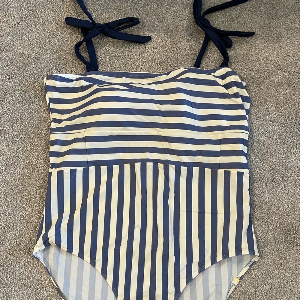 Summersalt Tie Oasis size 16